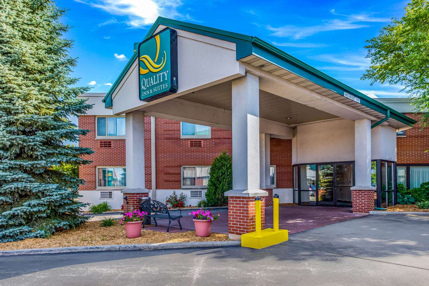 Quality Inn & Suites Green Bay Downtown 23/25