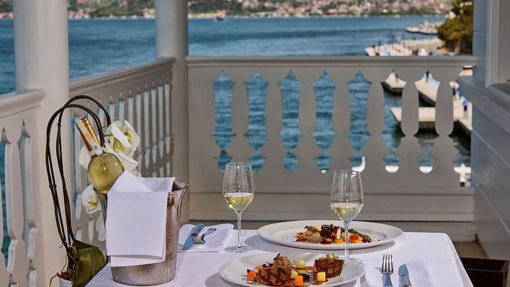 Ajia Hotel 33/50