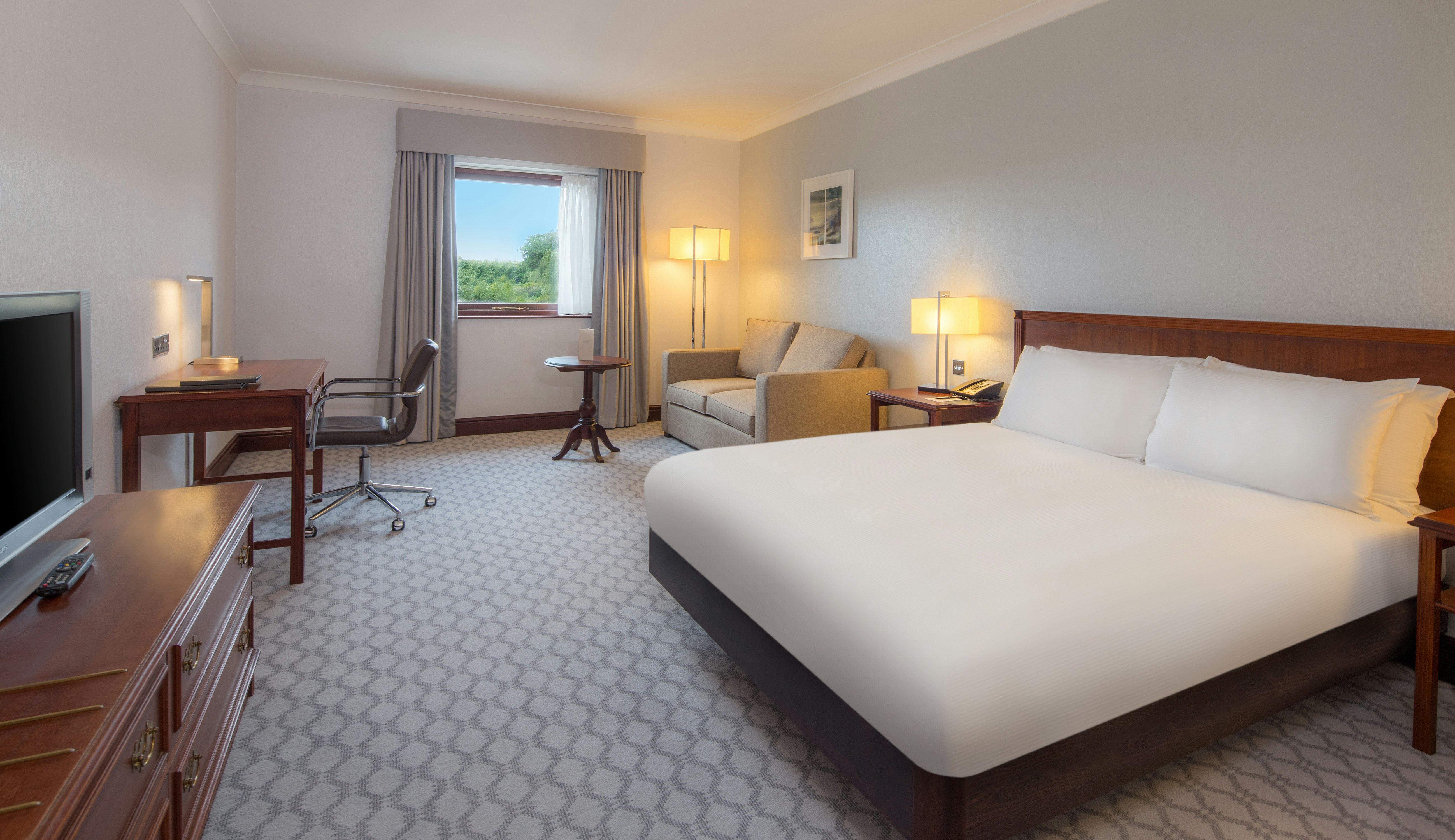 DELUXE, DOUBLE BED
