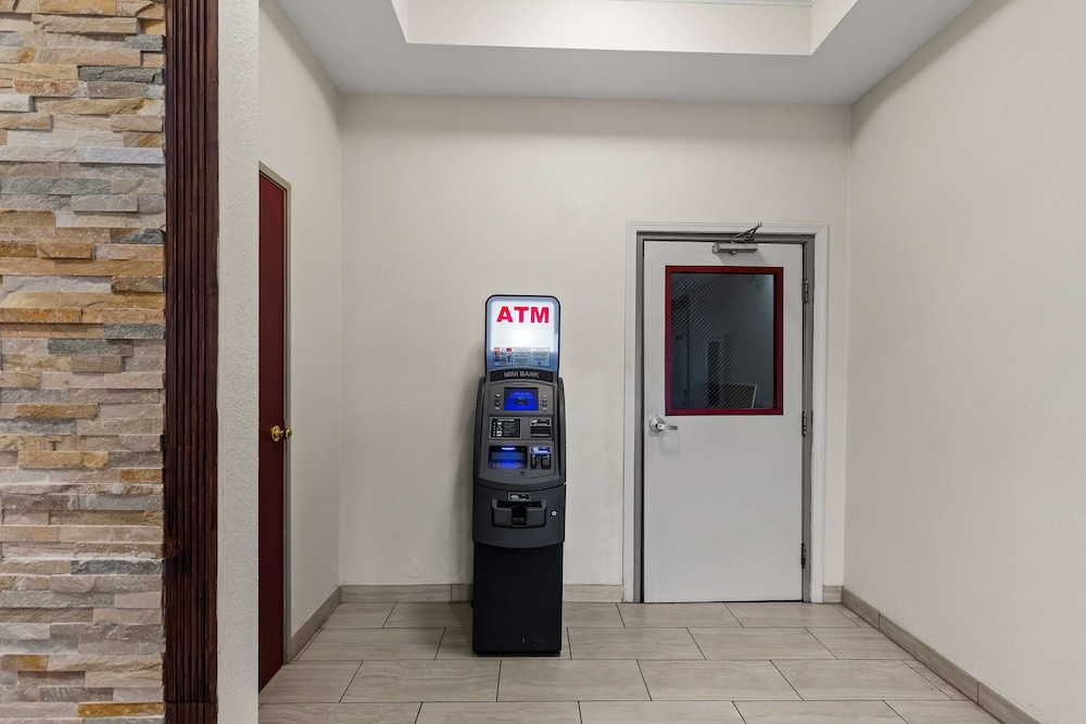 Red Lion Inn & Suites Caseyville 17/31