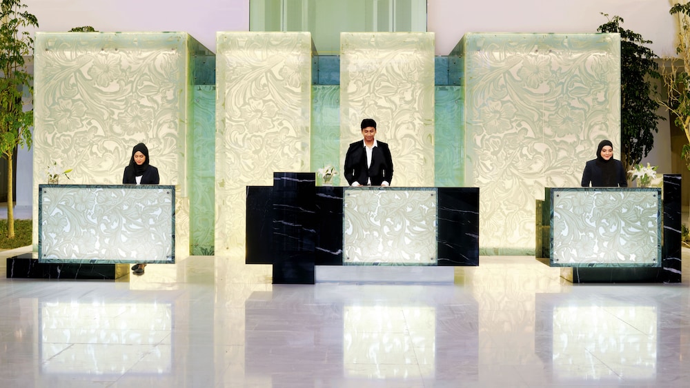 Movenpick Hotel & Convention Centre KLIA 8/63