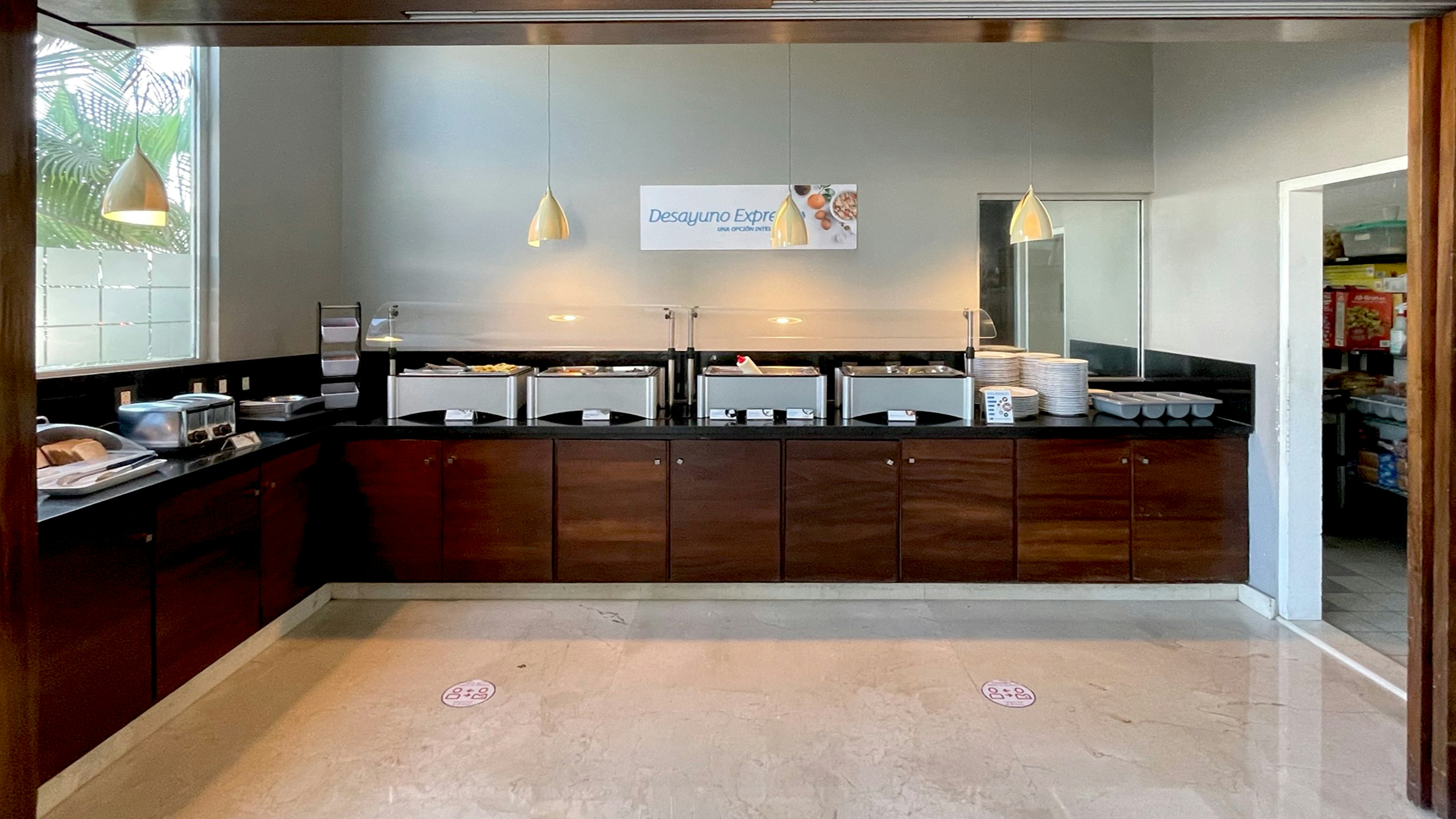 Holiday Inn Express Puerto Vallarta 7/50