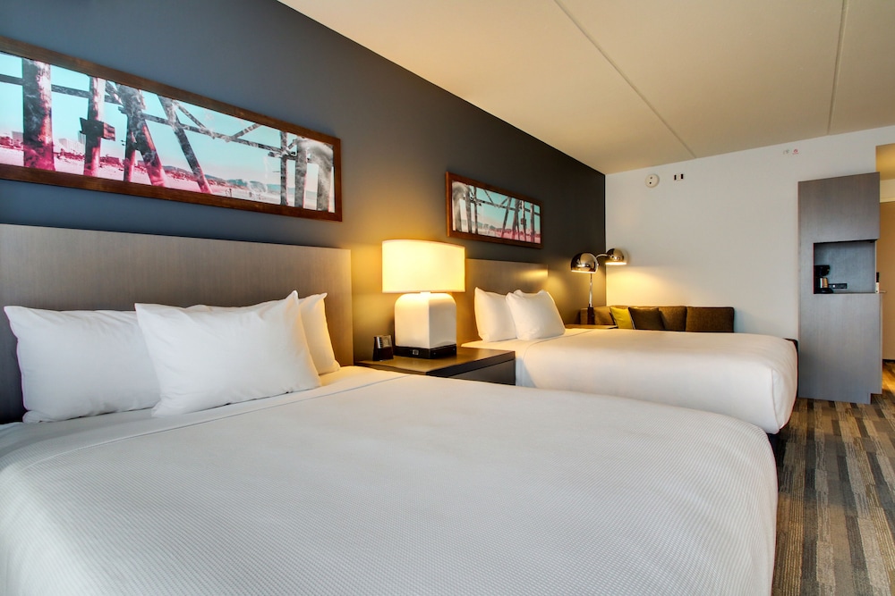 Hyatt House Chicago/Evanston 13/65