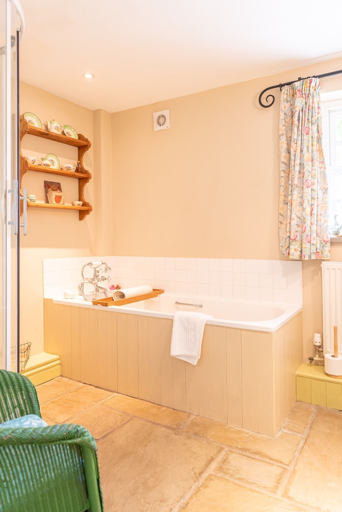 Alltybrain Farm Cottages 4/50