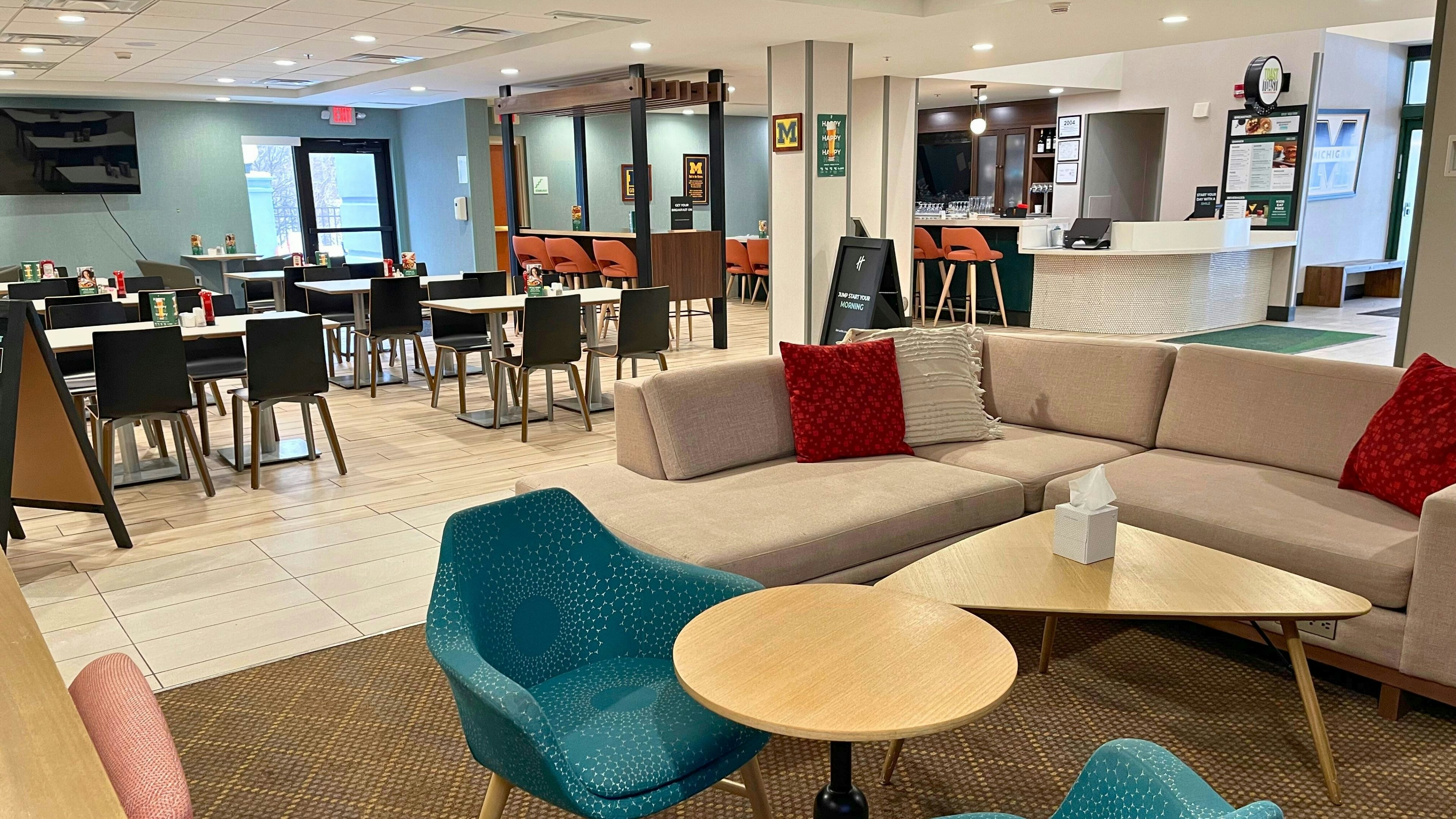 Holiday Inn Hotel Suites Ann Arbor Univ Michigan 53/73