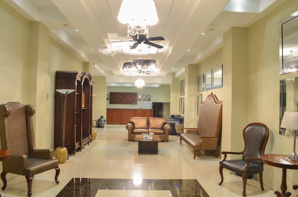 Ritz Hotel 33/49