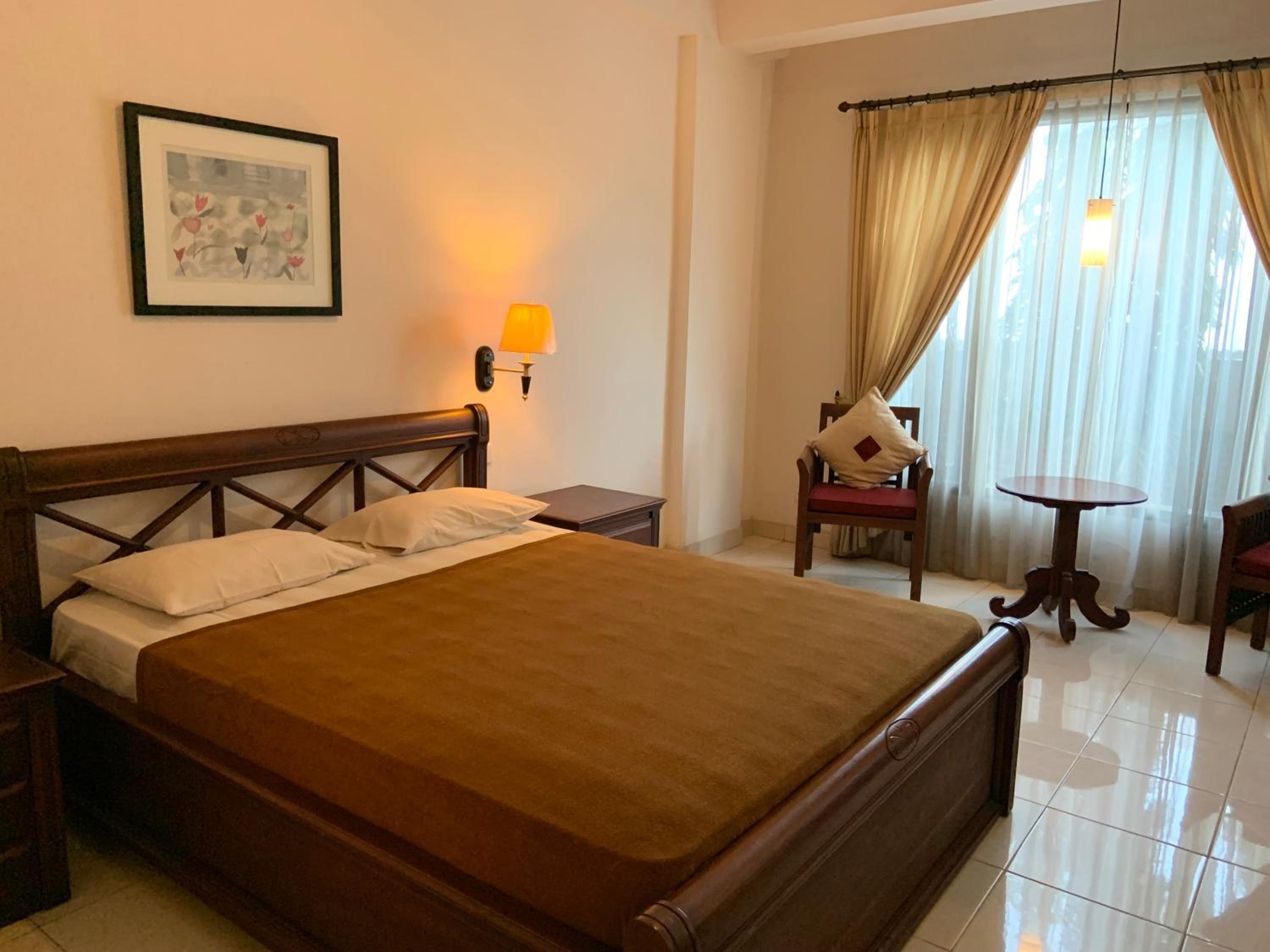 Nirwana Hotel 4/35