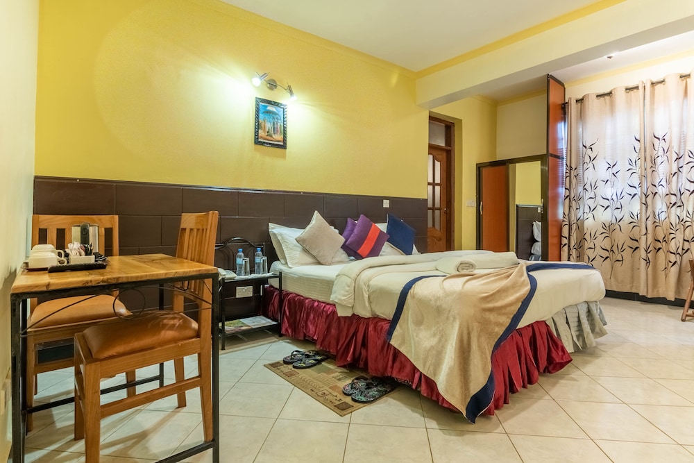 Crest Safari Lodge 8/63