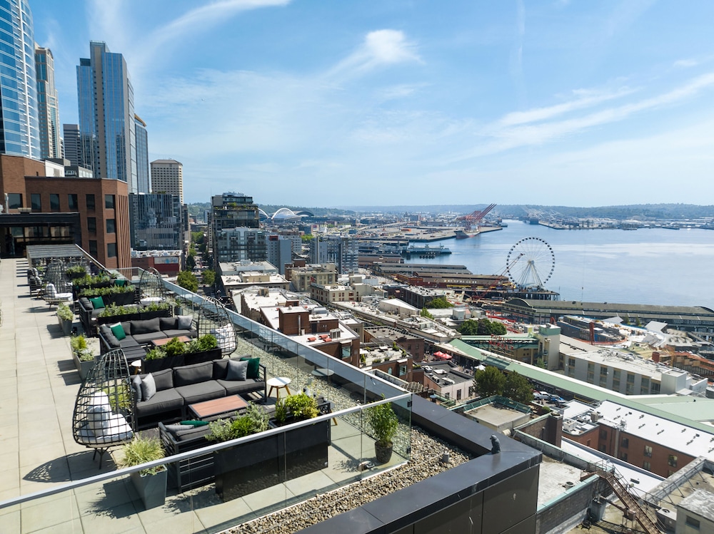 Thompson Seattle 70/71