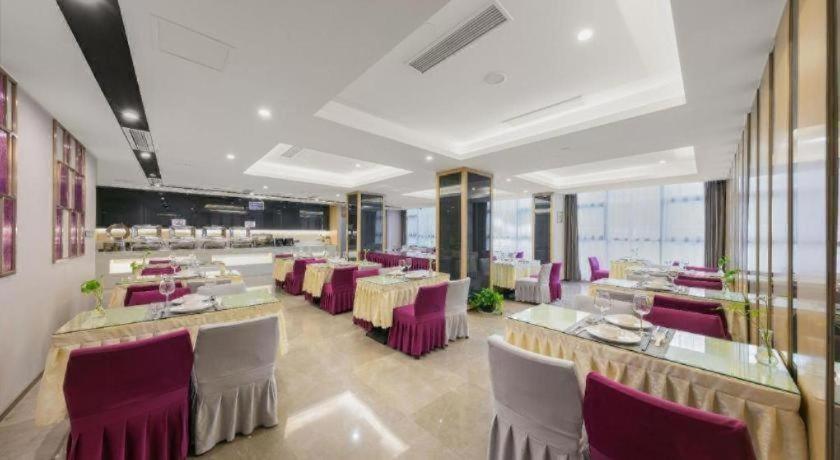 Lavande Hotel (Chongqing Nanping Pedestrian Street Wanda Plaza) 35/45