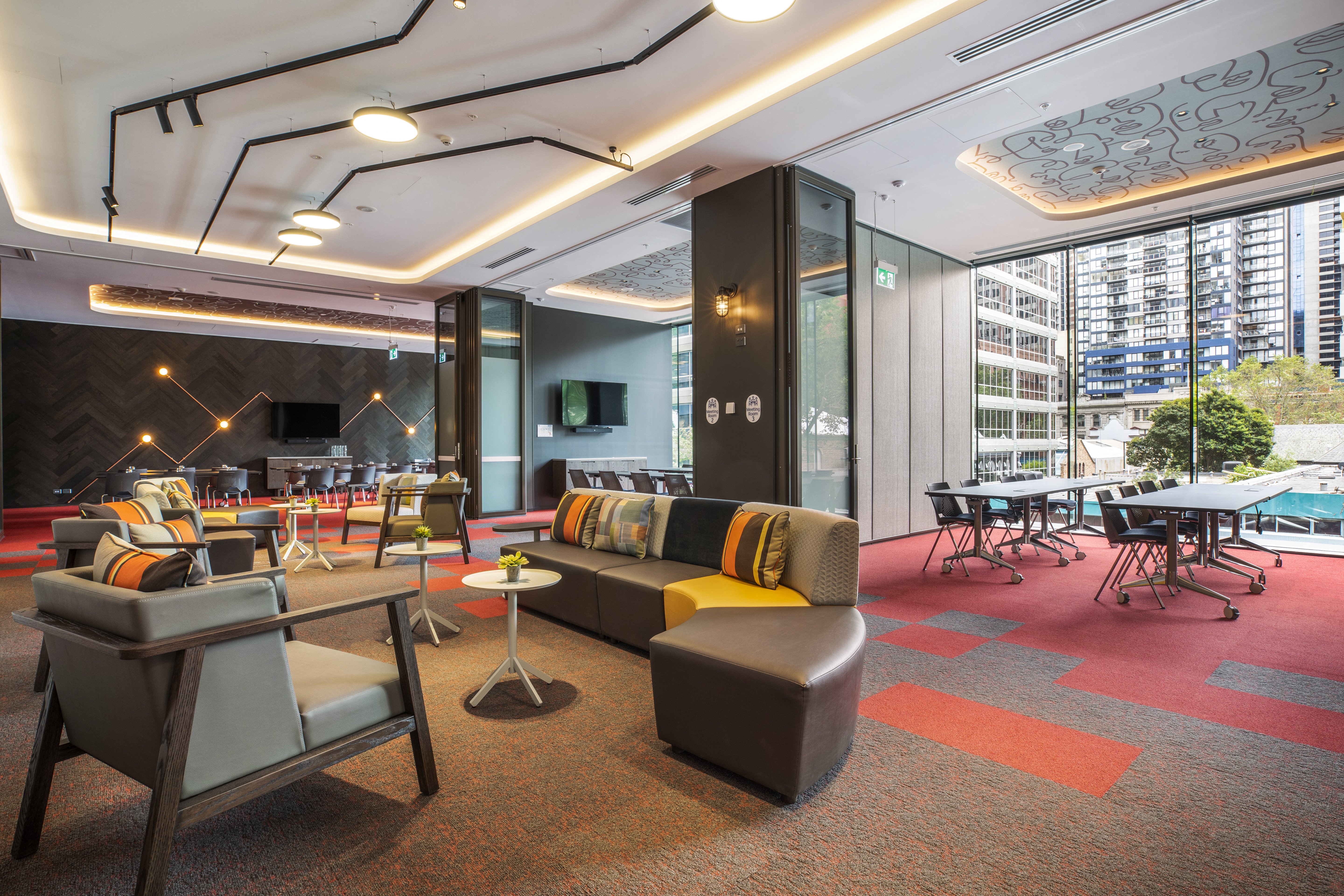 Holiday Inn Express Melbourne Little Collins 45/74
