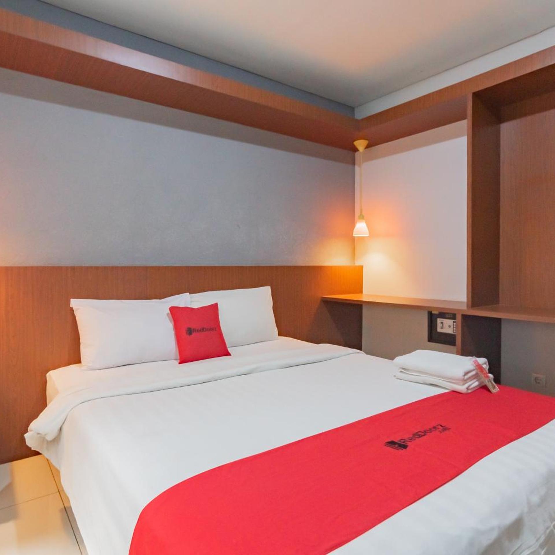 غرفة ديلوكس، RedDoorz @ Dago Pojok 3 5/10