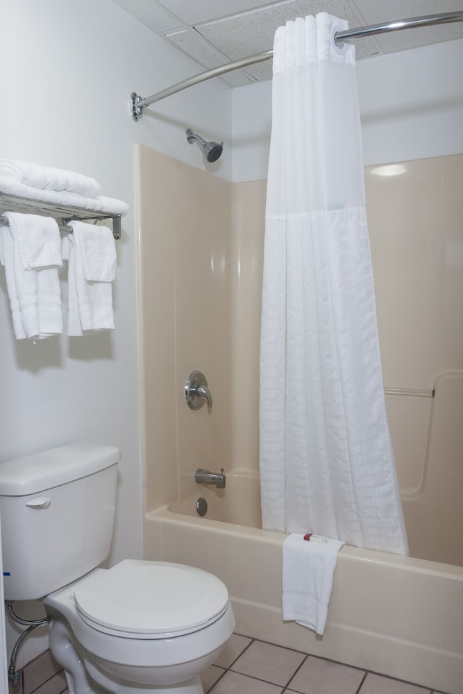 Super 8 by Wyndham Arkansas City KS 11/29
