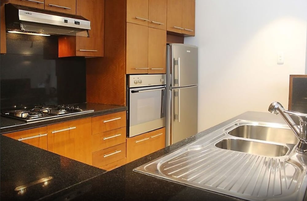 Saigon Apartments 4/72