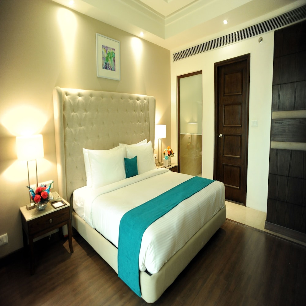 Sarovar Portico 17/50