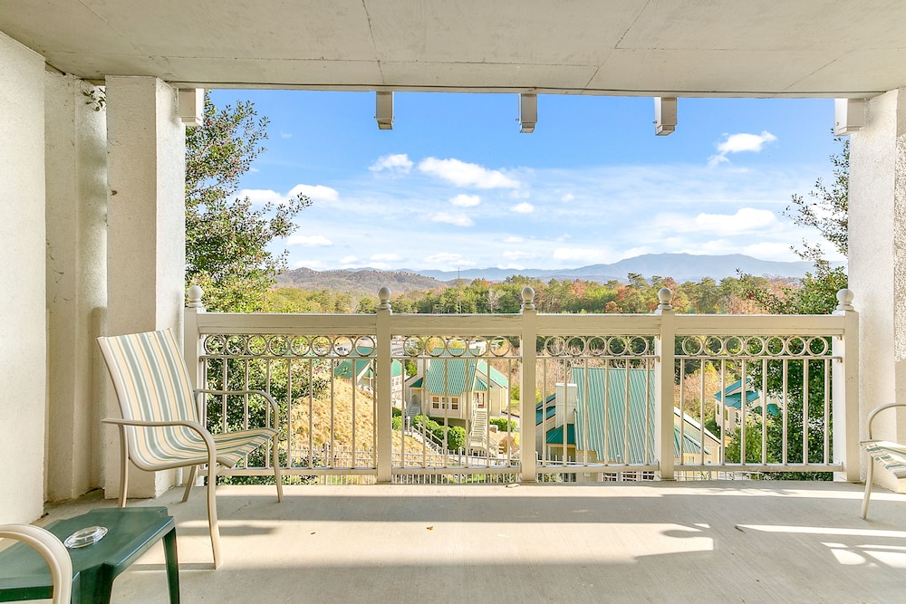Sunrise Ridge Resort 8/73