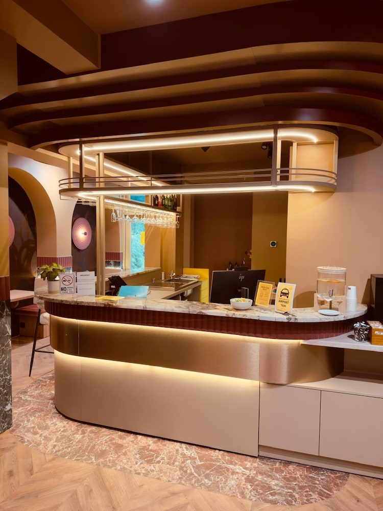De Pijp Boutique Hotel 12/72