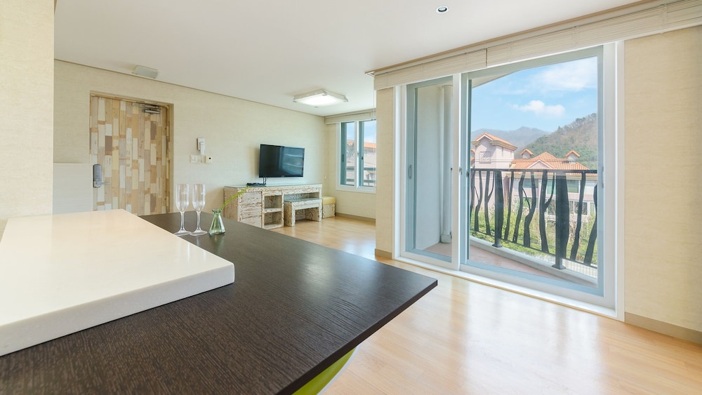 Gapyeong Apple Lodge Pension 43/50