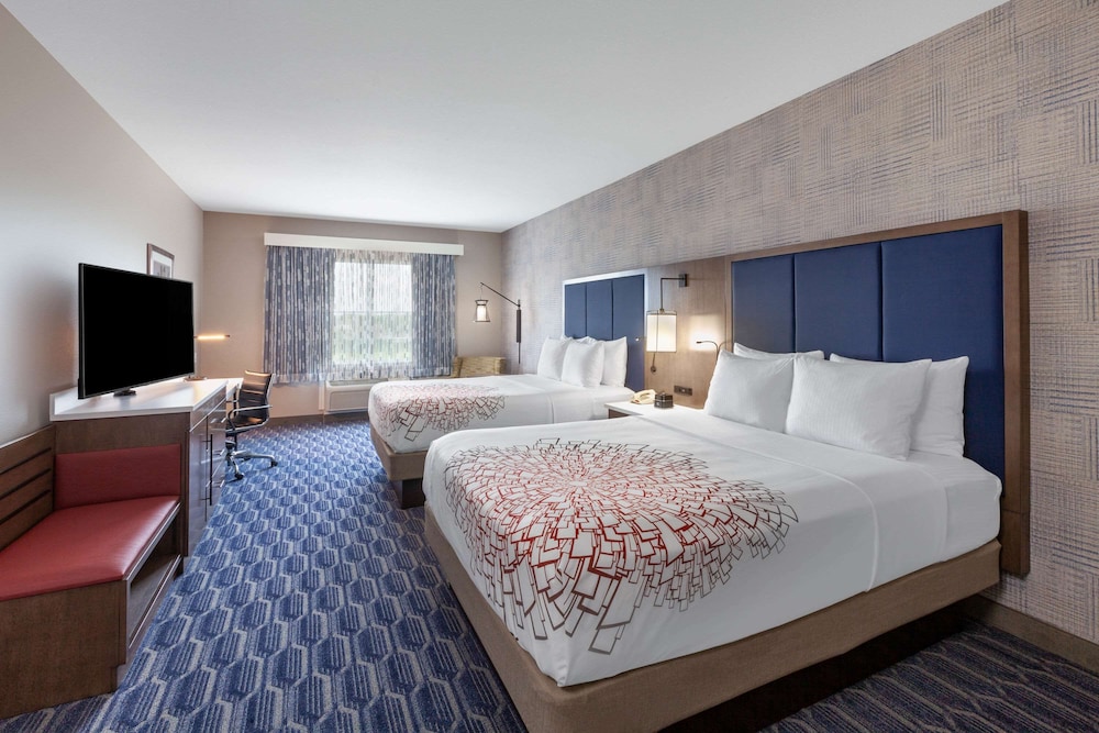 La Quinta Inn & Suites by Wyndham Houston Channelview 21/66