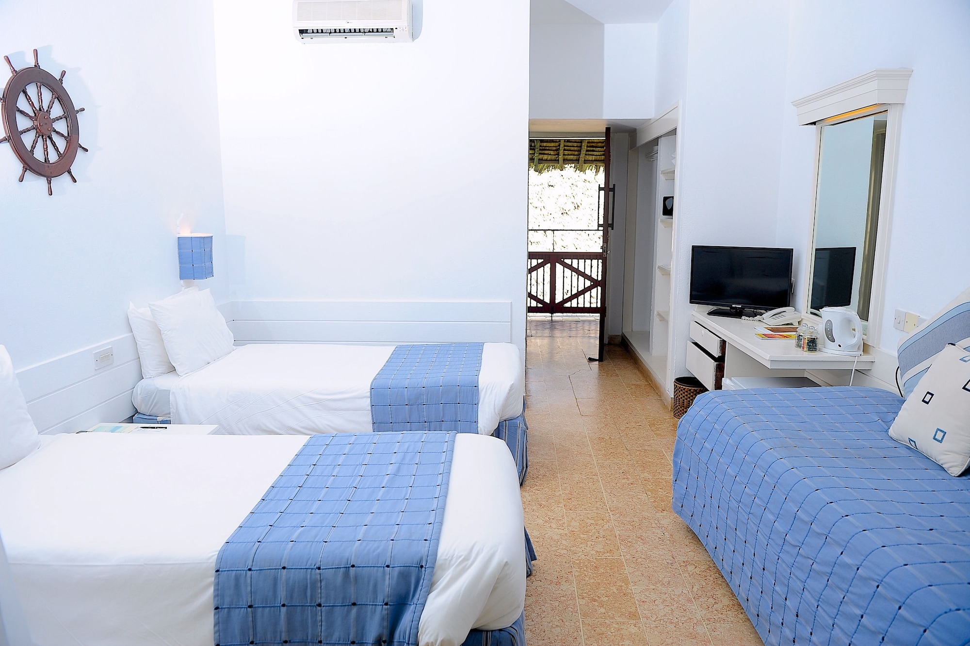 غرفة قياسية بسريرين منفصلين بإطلالة على الحديقة، Voyager Beach Resort 4/7