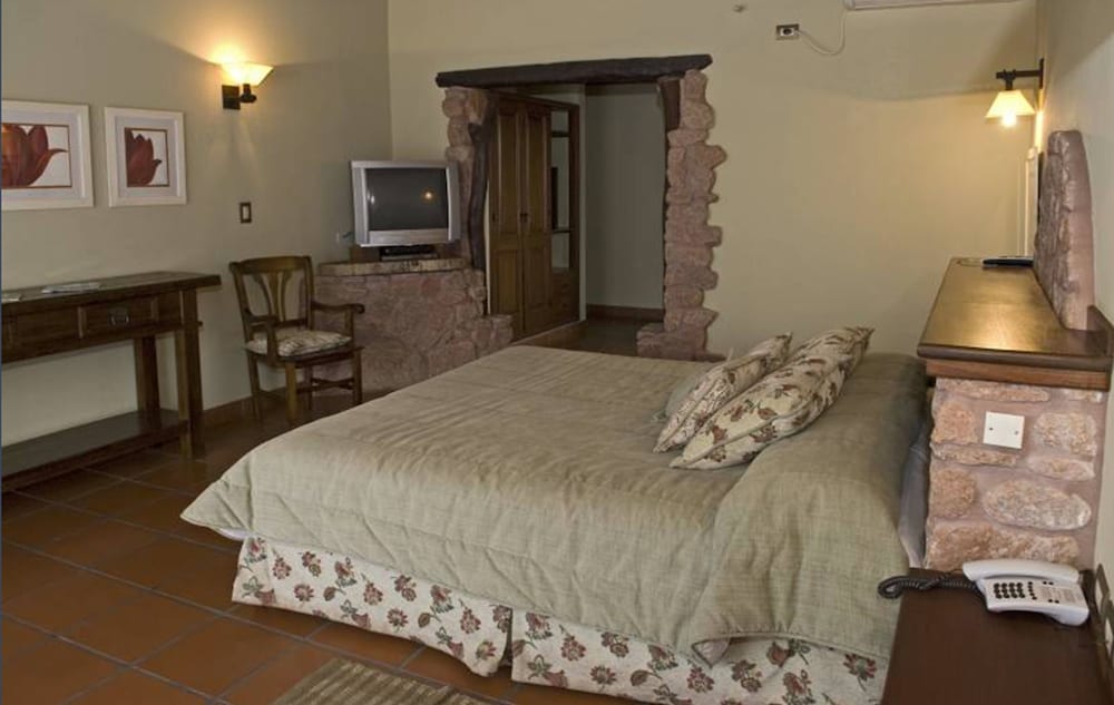 La Casa de la Bodega 10/40