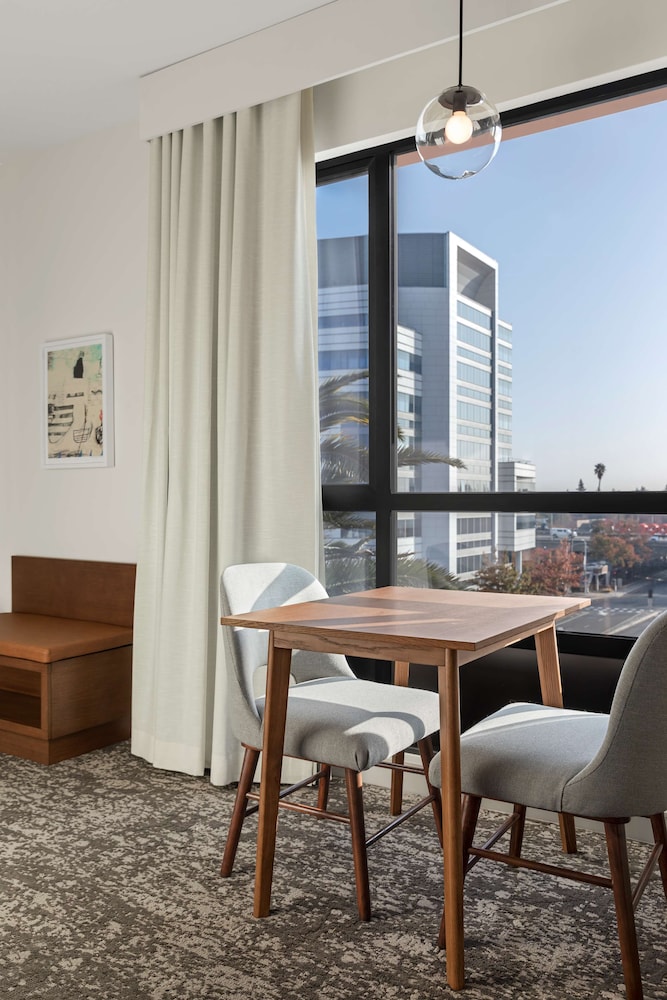 The Fort Sutter Sacramento Tapestry Collection By Hilton 48/77