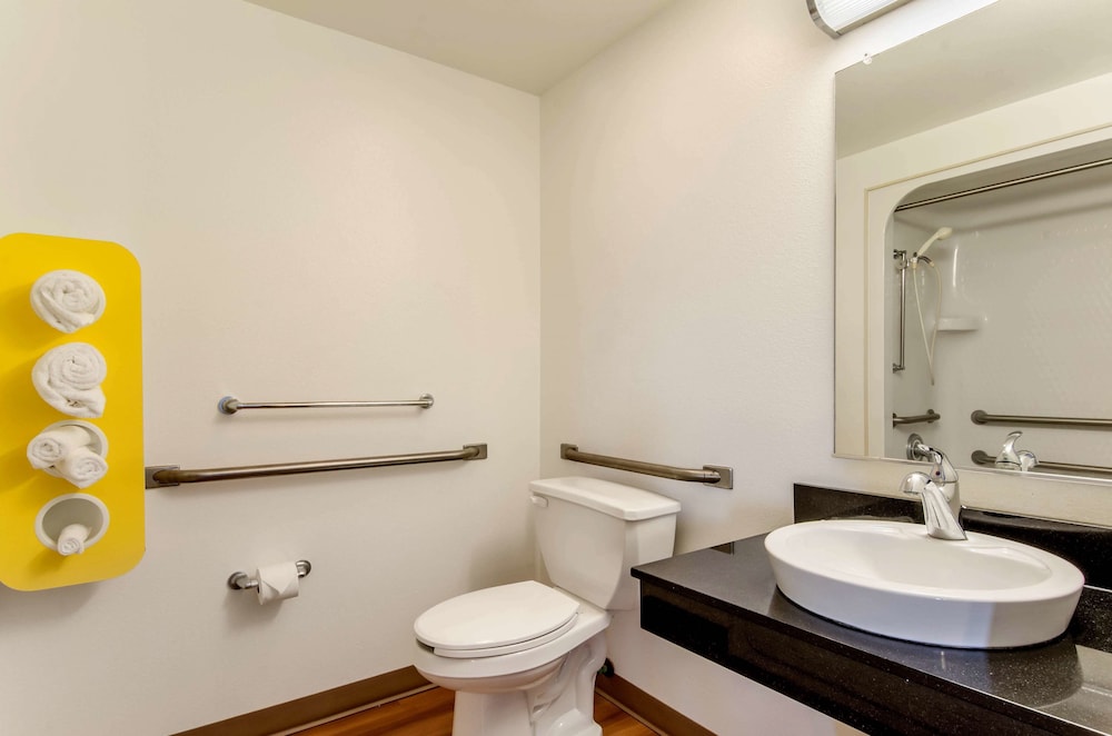 Motel6 Wheatland, WY 52/58
