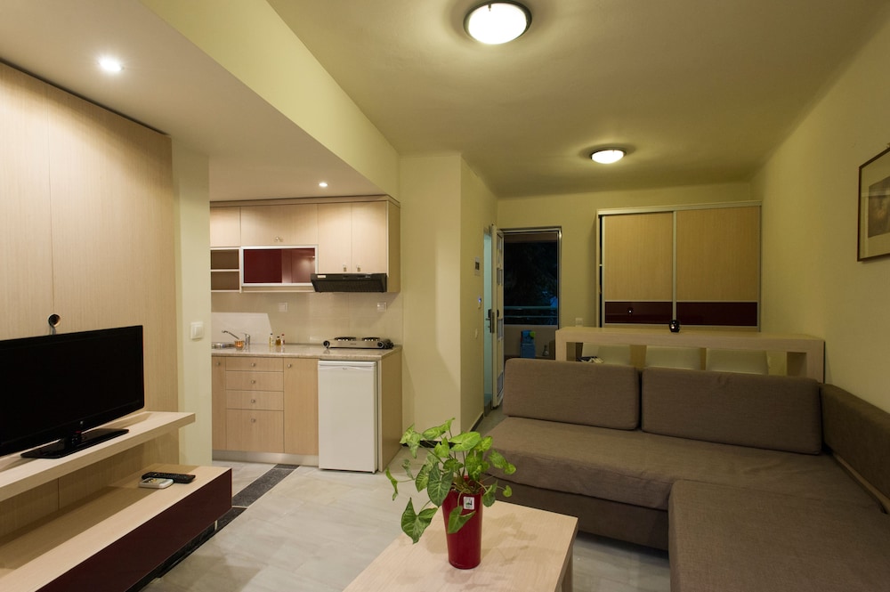 Seafalios Apartments 18/40