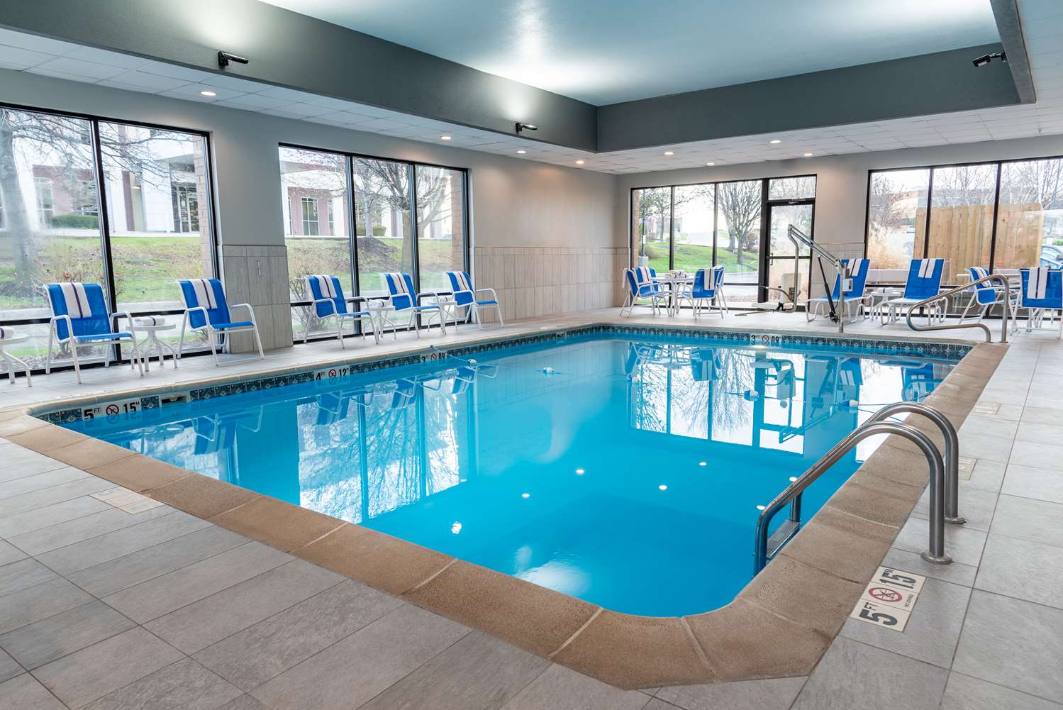 swimming pool spa