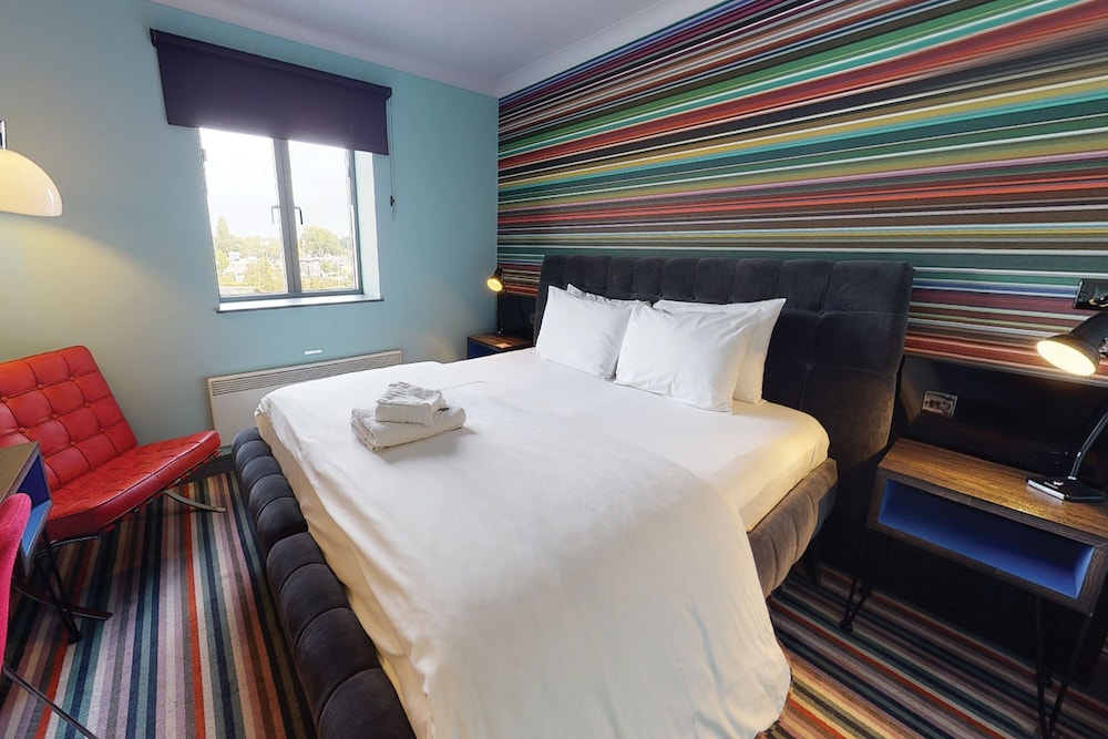 Club, Double Bed, Pool Access
