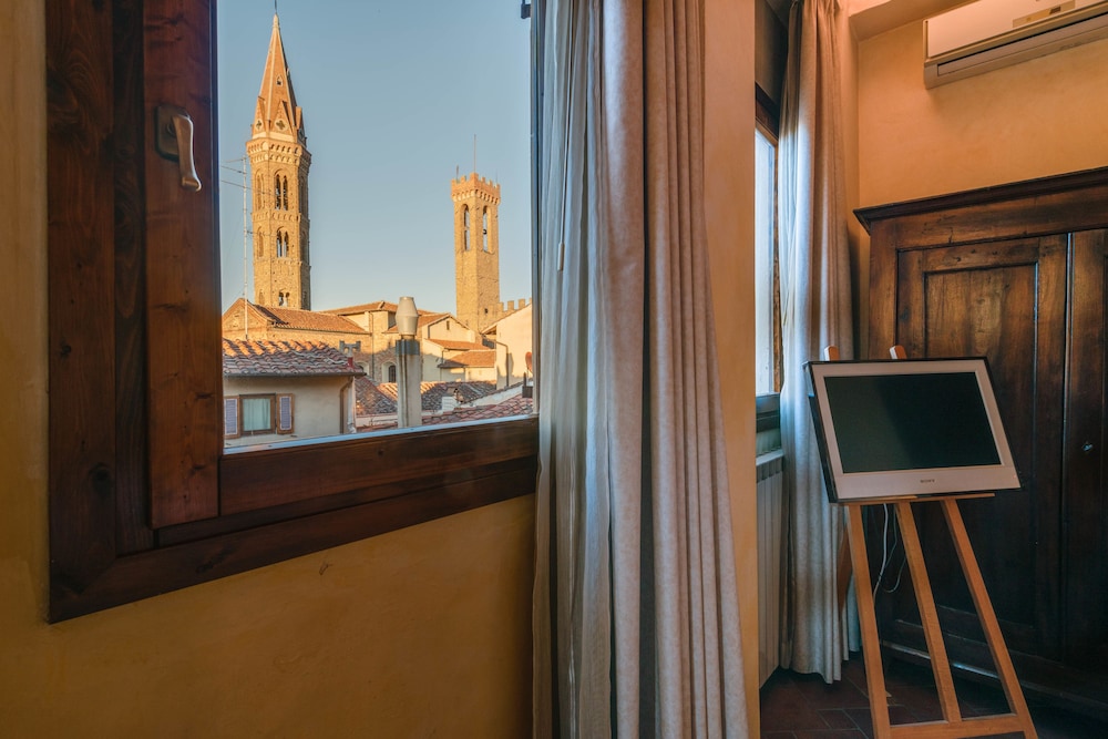 In Piazza Della Signoria - Residenza D Epoca 72/80