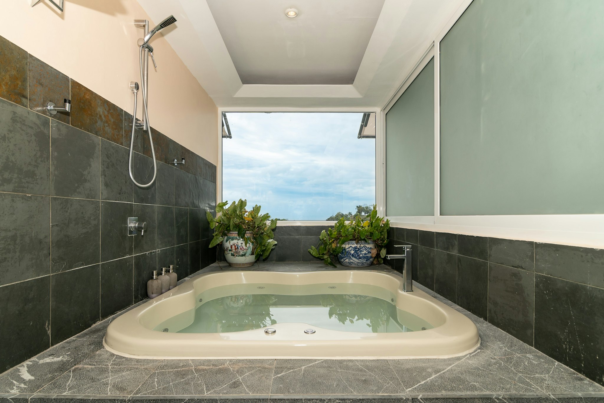 Gaia Hotel and Reserve 13/37