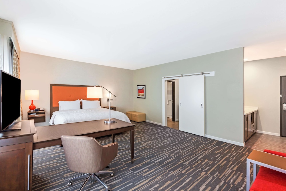 Hampton Inn Suites Houston Atascocita 22/38