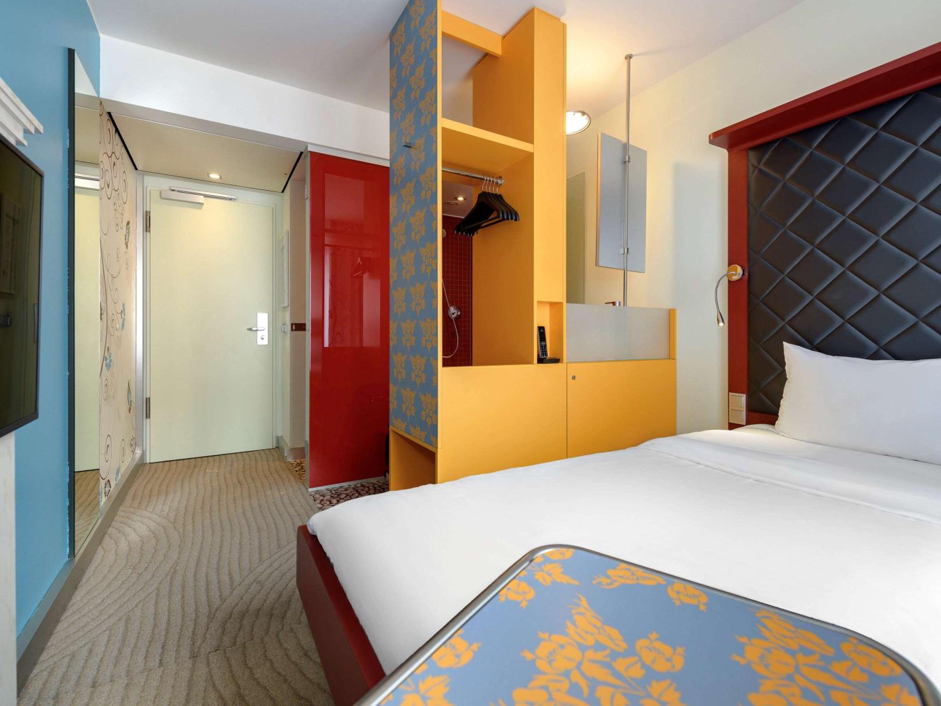 Room, Single