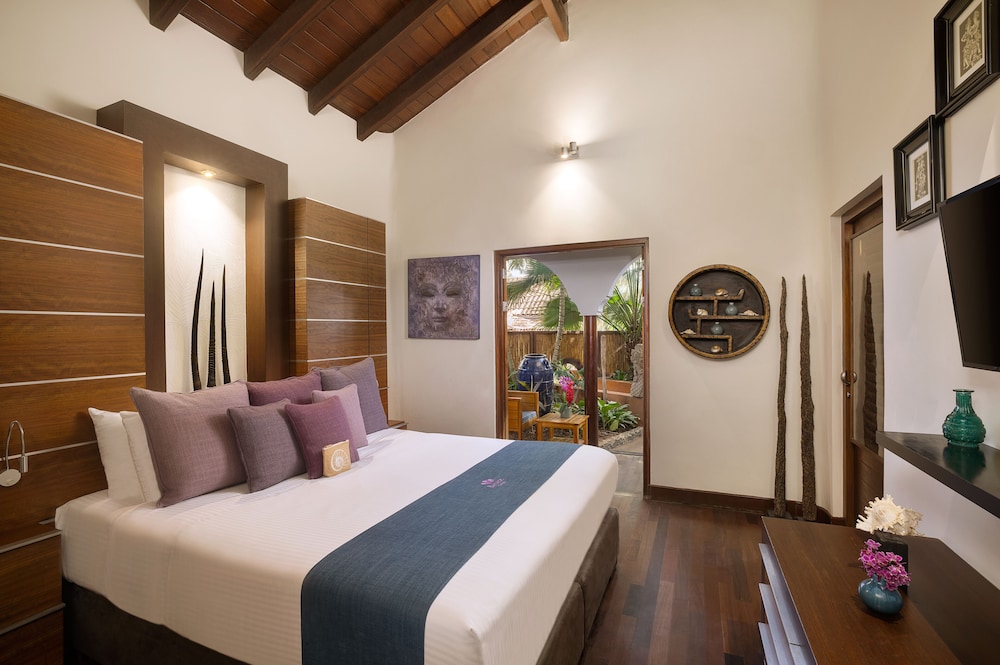 Banyan Tree Room