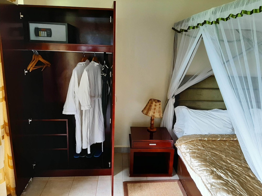 AA Lodge Amboseli 16/50