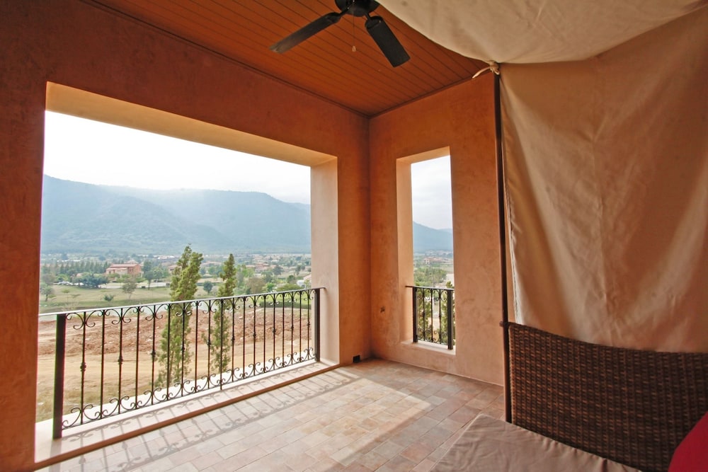Town Square Suites By Toscana Valley 22/50