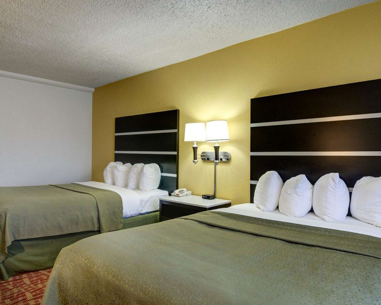 Room, 2 Queen Beds, Quality Inn Fort Smith I-540 2/2