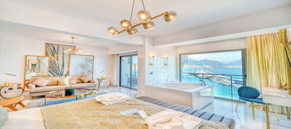Numa Port Hotel 30/73