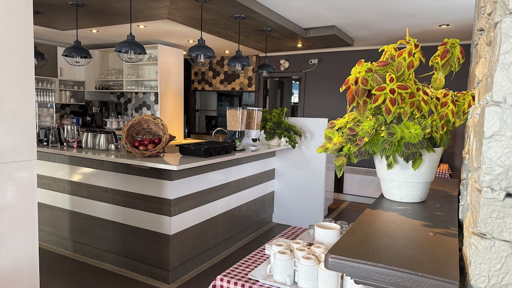 Auberge La Camarine 6/50