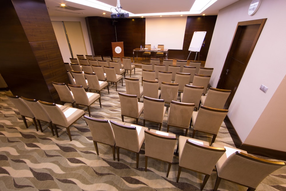 Qafqaz City Hotel 39/44