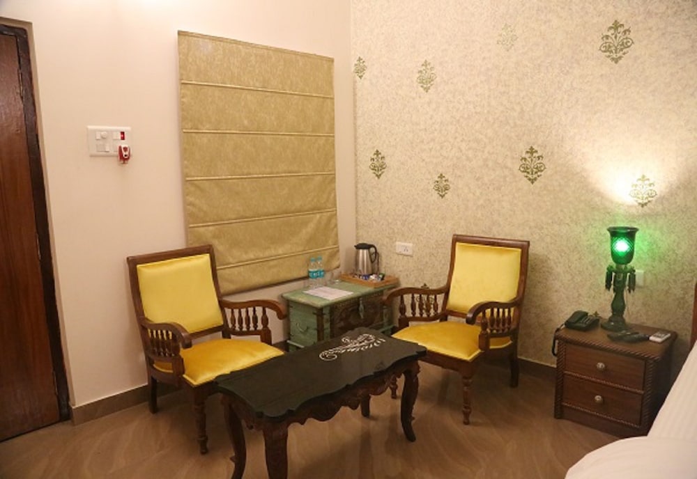 Vijaigarh Kothi 29/42