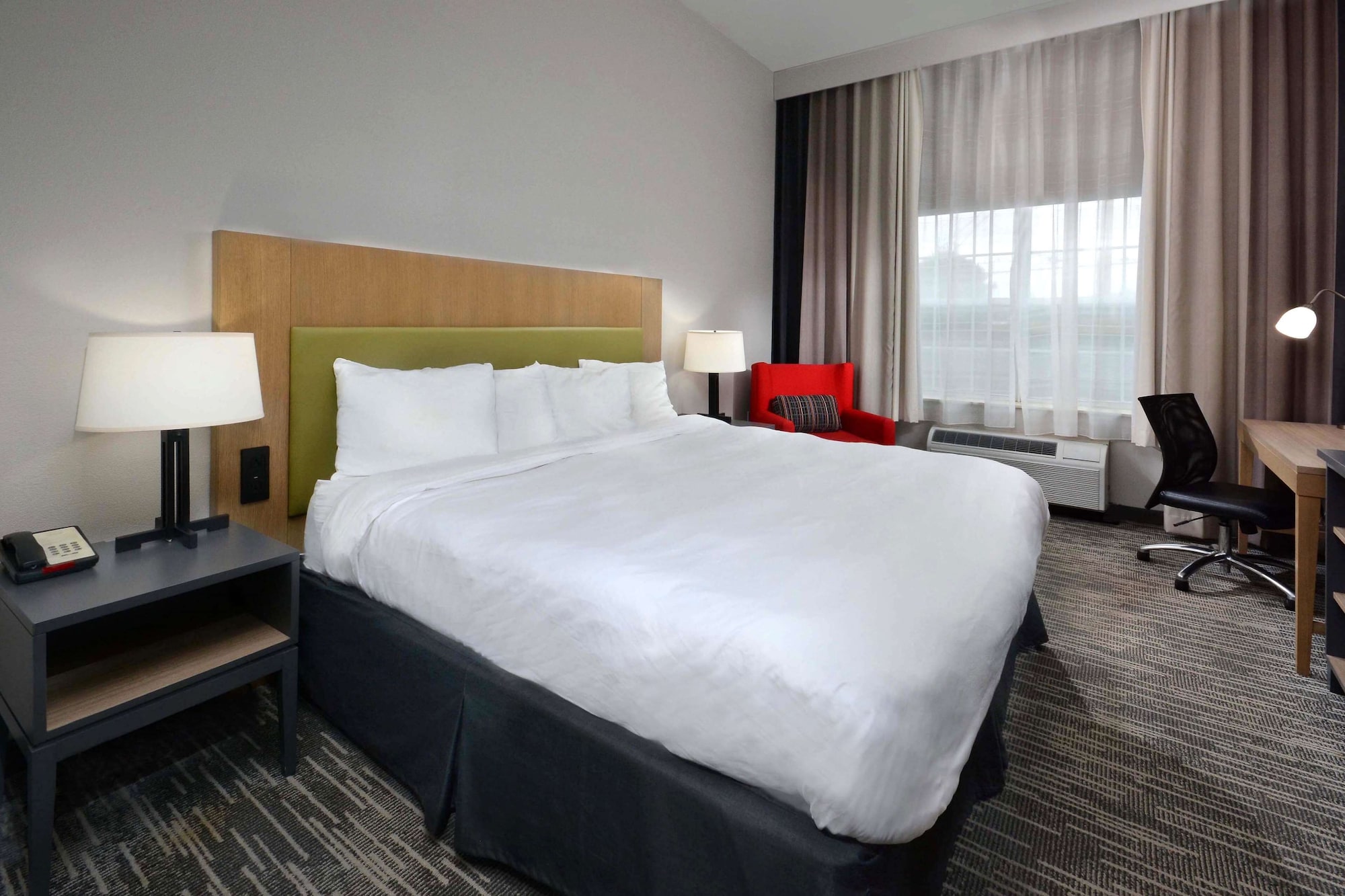 ROOM, KING BED