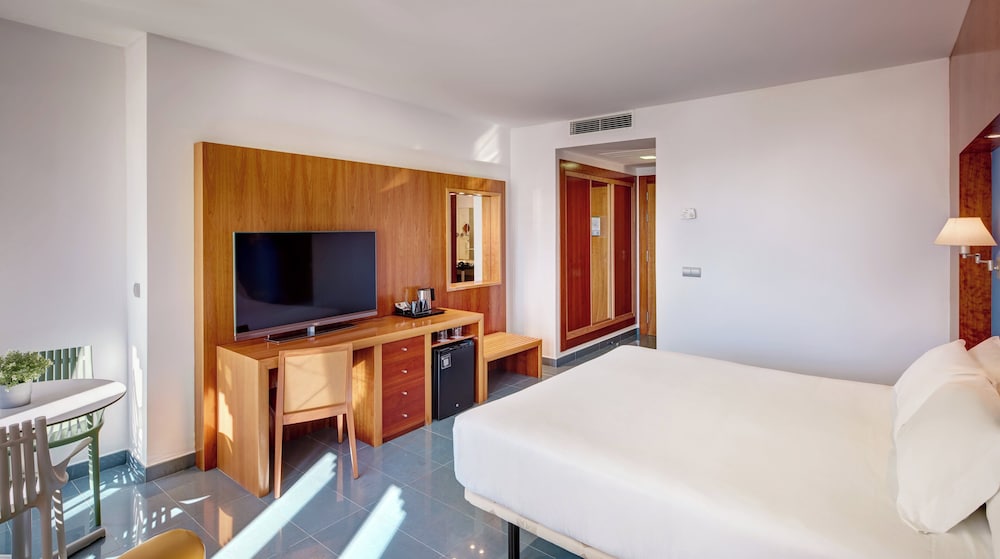 SUPERIOR, QUEEN BED, SEA VIEW, BALCONY