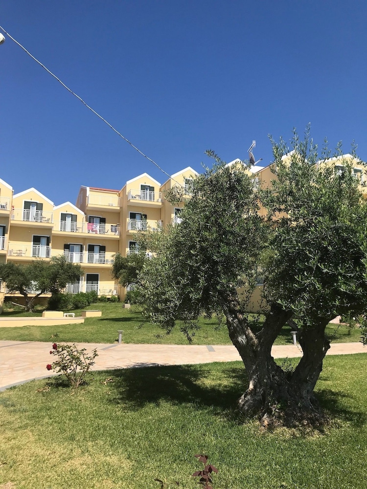 Lassi Hotel 35/42
