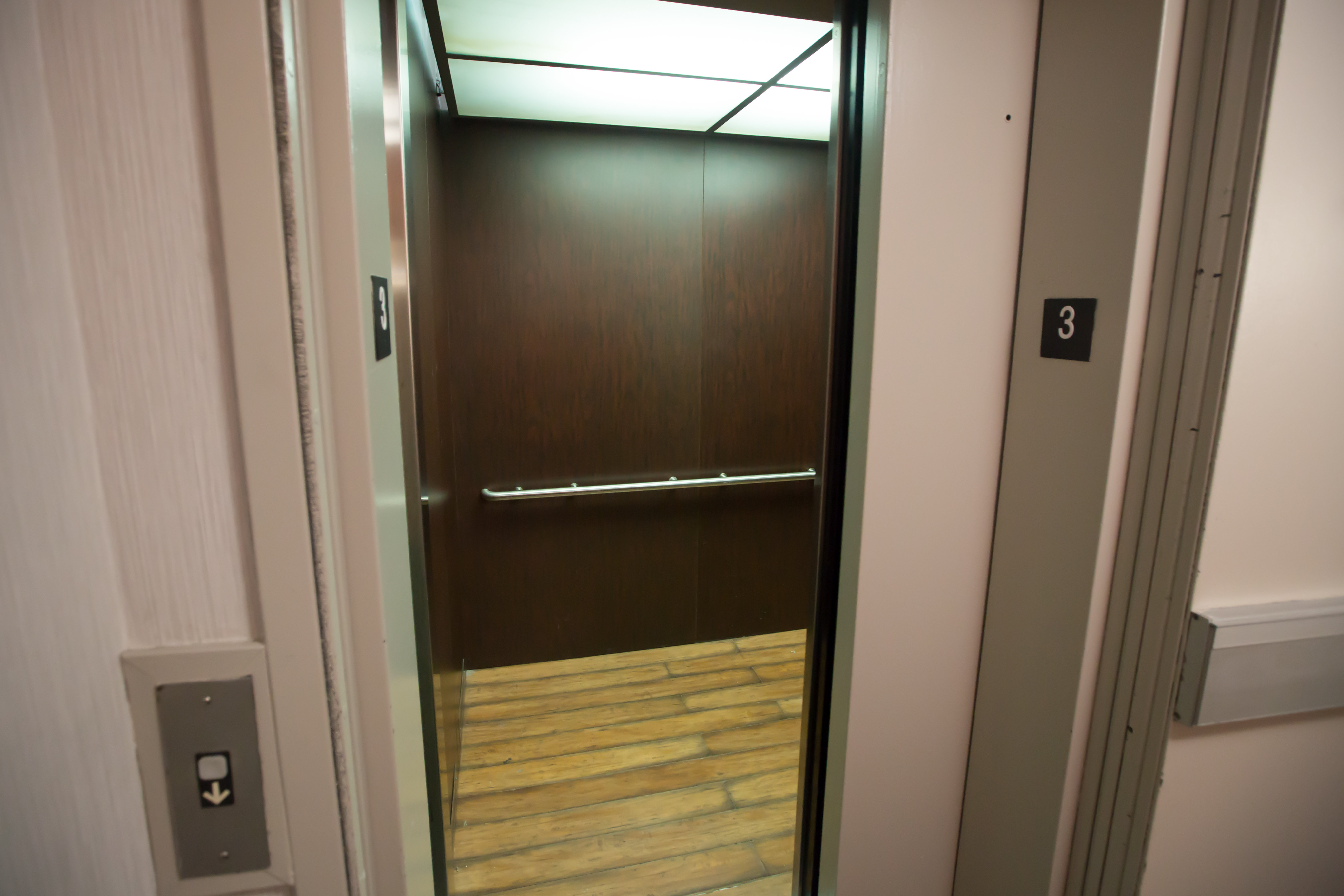 Holiday Inn Express Hotel & Suites Madison 33/60