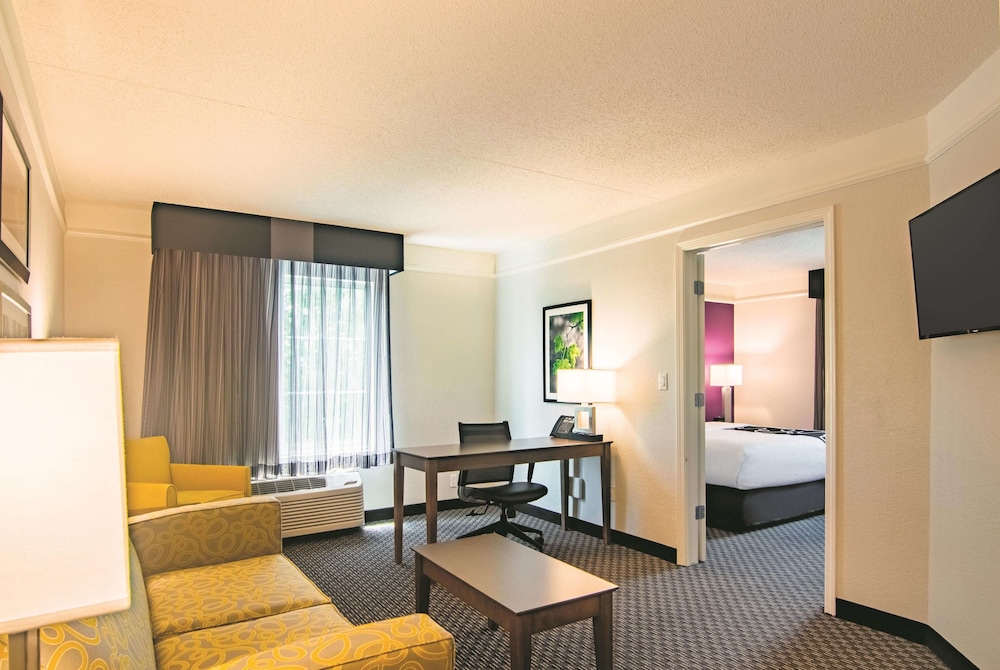 La Quinta Inn And Suites By Wyndham Oklahoma City Norman 35/51