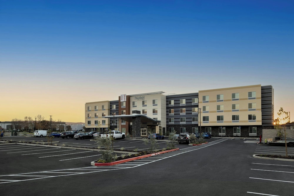 Fairfield Inn & Suites Livermore 15/19