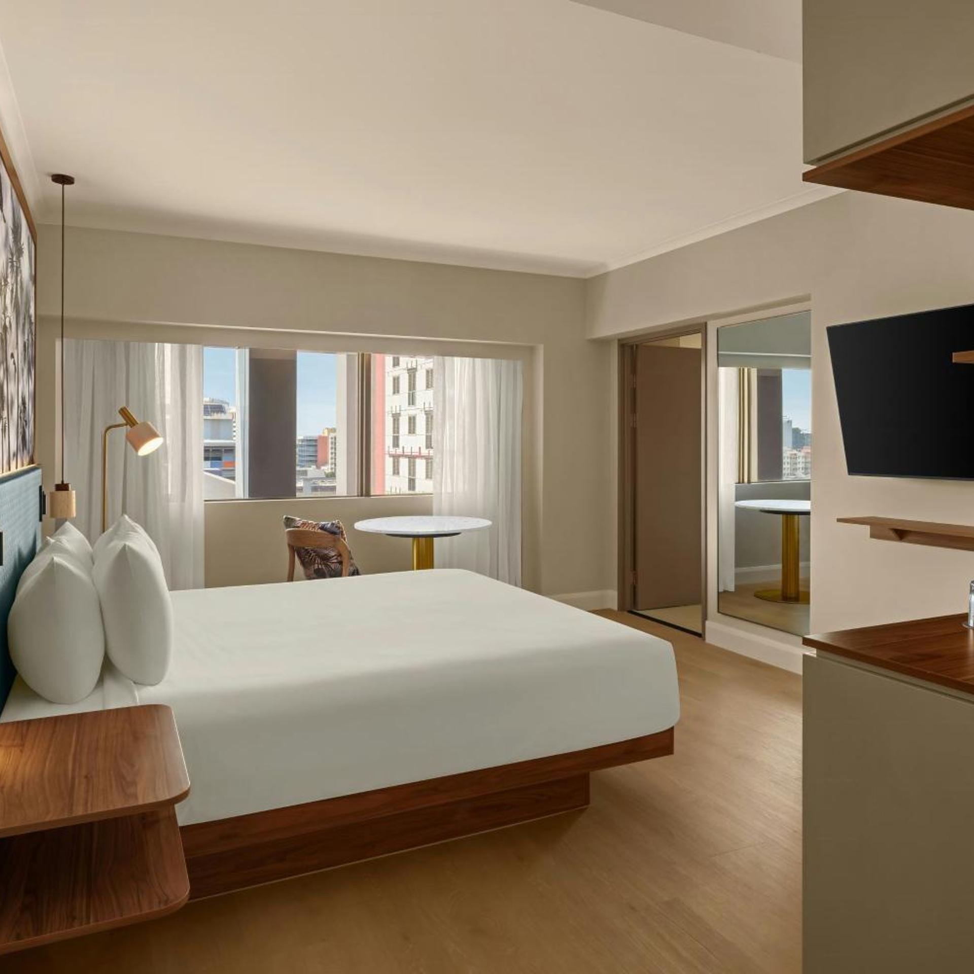 Premium, King Bed, Accessible
