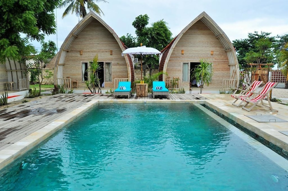La Roja Bungalows 9/15